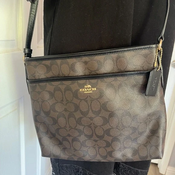 Coach Messenger Crossbody Purse - Picture 8 of 8